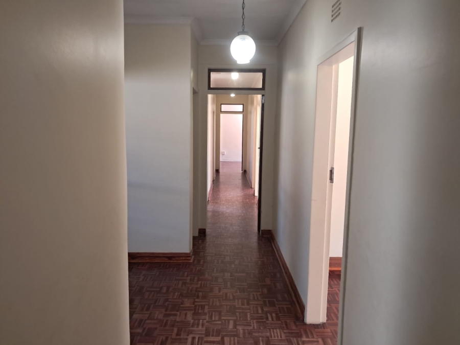 5 Bedroom Property for Sale in Flamingo Park Free State